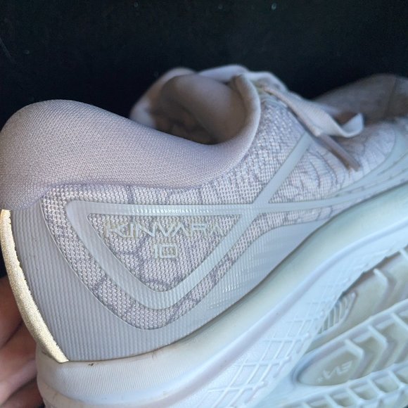 Saucony Women's Kinvara 10 size 9 (light purple) - Picture 2 of 5